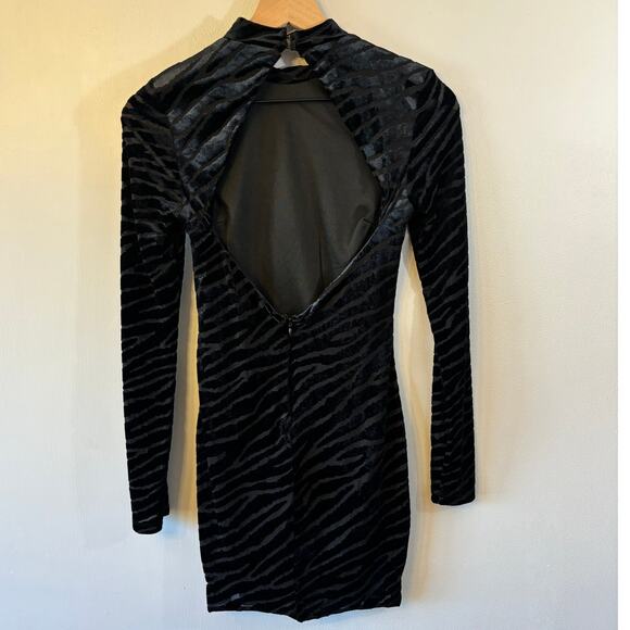 Lulus Striping Style Black Velvet Zebra Backless Mock Neck Mini Dress Size Small - Picture 5 of 8